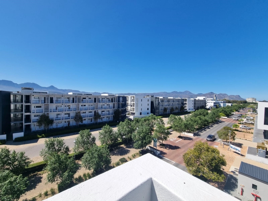 To Let 2 Bedroom Property for Rent in Paardevlei Western Cape